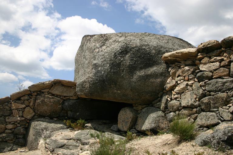 Fojo de Parada; Património Etnográfico;
