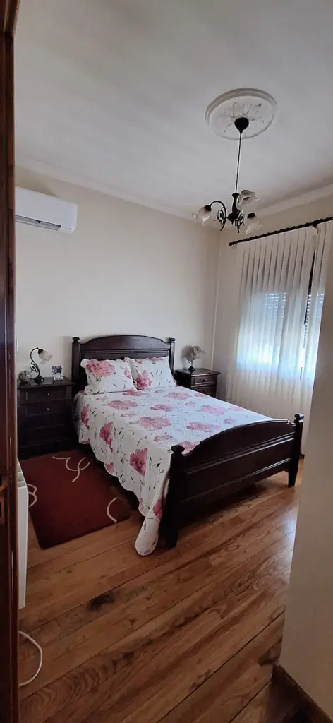 25121