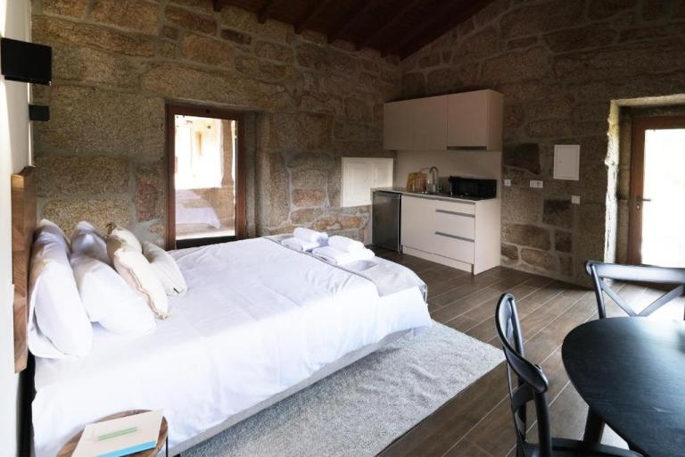 595871124