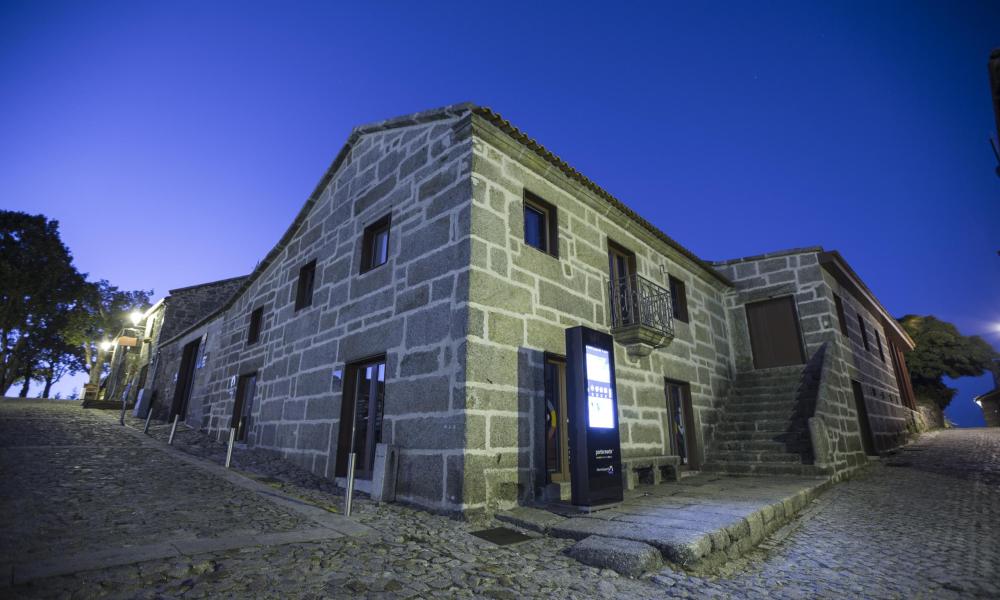 Montalegre à noite